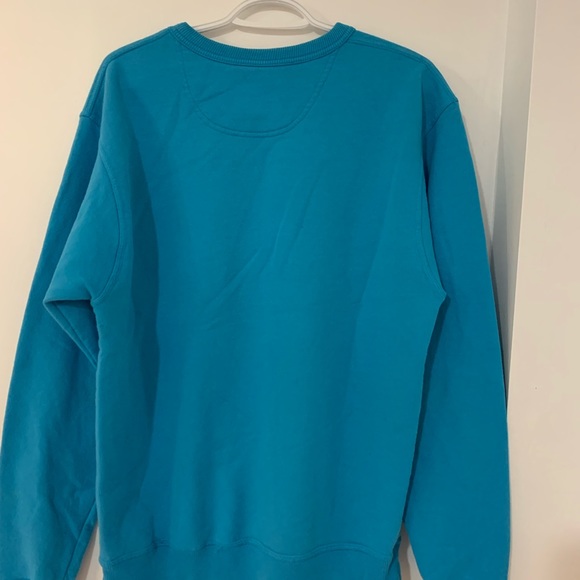 Medium sized baby blue Champion crewneck - Picture 2 of 4